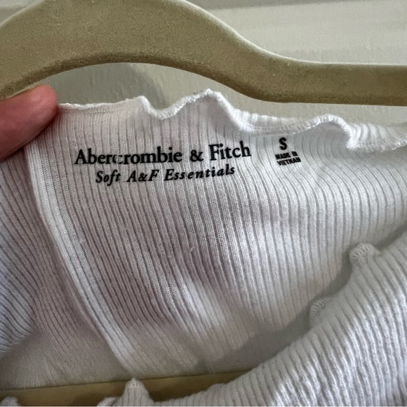 White Ribbed Abercrombie Top - Picture 3 of 6